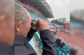 -令人感动！NFL传奇DrewWhite掀起热议明星赛北京时间今晚，全网刷屏！_